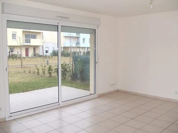 YZEURE APPARTEMENT DE TYPE 3 VENDU LOUE 