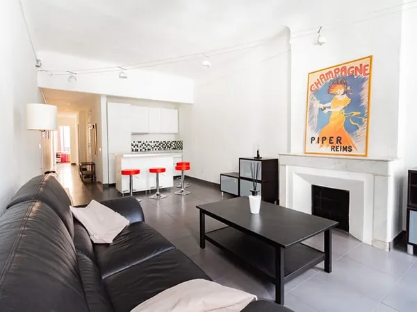 Bel Appartement Traversant Marseille T2 - 56.58 m2 