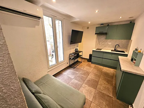 STUDIO AVEC COIN NUIT INDÉPENDANT, CANNES BAS TERREFIAL 
