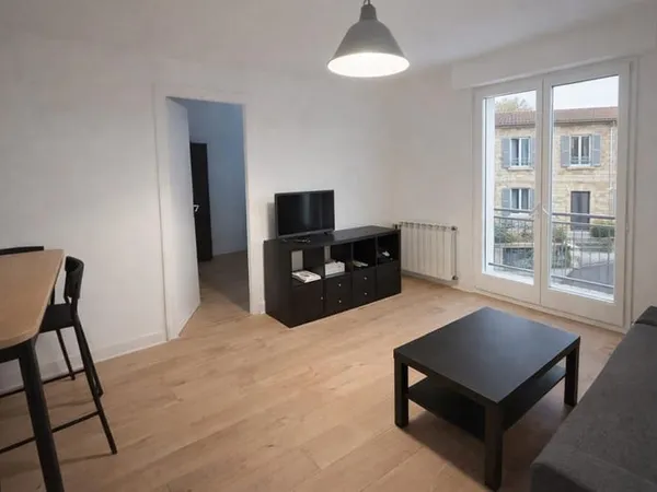 Appartement T2 rénové Hypercentre 