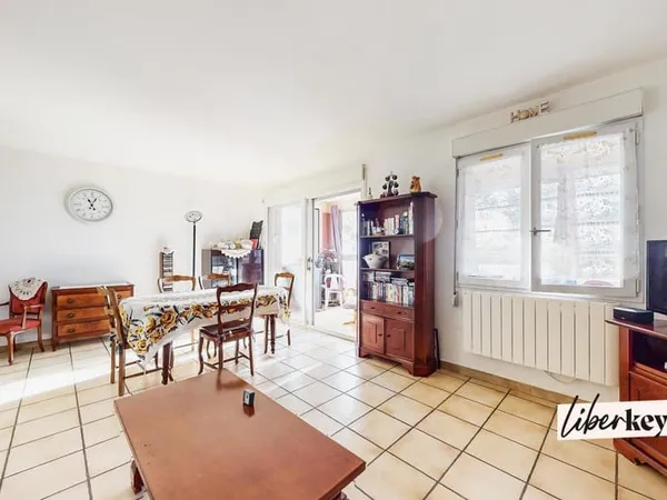 Appartement T3 avec cave 3min du centre Montfavet 