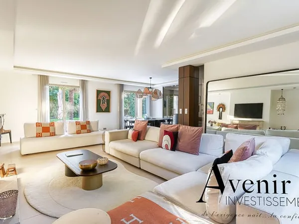 Ecully - maison d'exception de 363m2 - terrain de 1400m2 et piscine