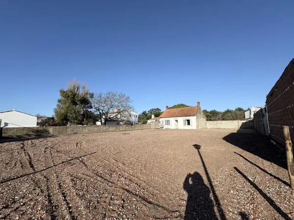 À VENDRE MAISON L'EPINE AVEC POTENTIEL AGRANDISSEMENT 