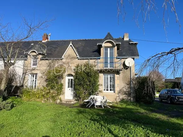Charmante maison 1900 avec grand garage à GUERANDE