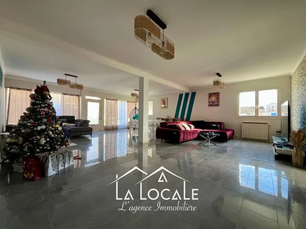 Maison - 195,71m2 - 8 pièces