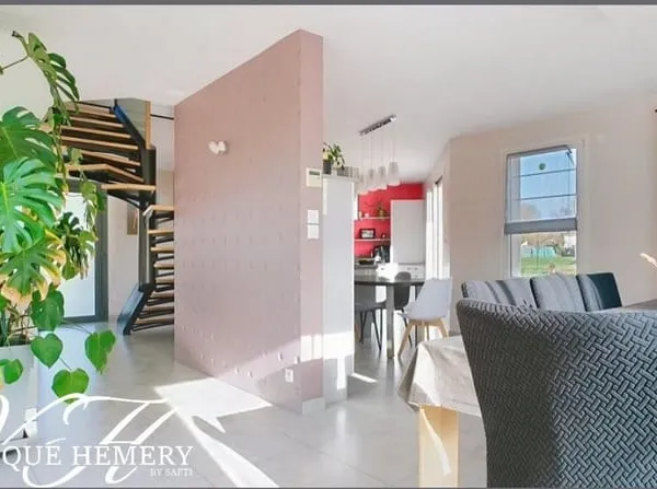 Belle prestation 4 chambres avec vie de plain pied tout confort, fonctionnelle et double garage