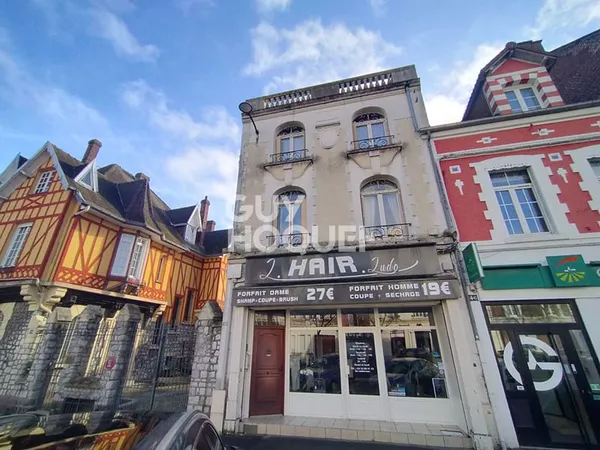 Maison de caractère à vendre à PÉRONNE (80200). 