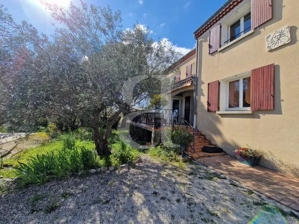 Maison avec piscine et hangar à vendre région Nyons 