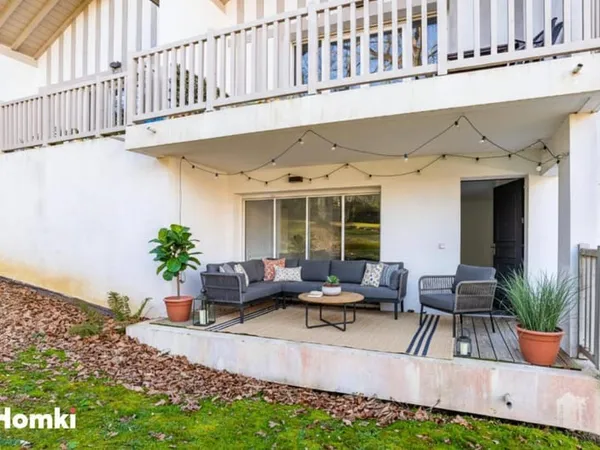 Biarritz la Negresse, ses commerces et ses lacs 
