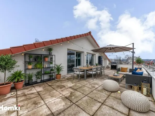 Appartement T4 de 103 m2 à Vénissieux 69200, Avenue Jules Guesde