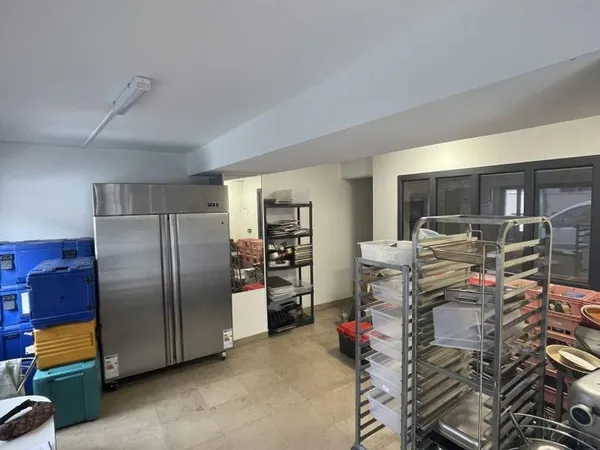 Local commercial 61 m²