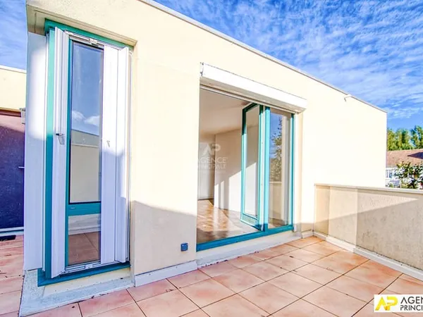 Versailles Glatigny - Appartement 4 pièces 88 m2 situé au 2e et dernier étage avec terrasse de 21 m²