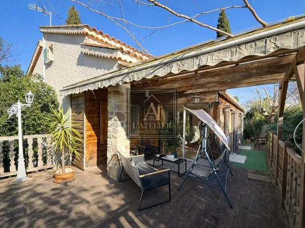 Maison de type 6 de 130 m2 sur une parcelle de 883 m2 idéale