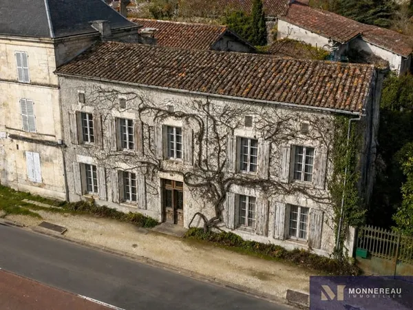 MAISON BOURGEOISE AVECJARDIN 