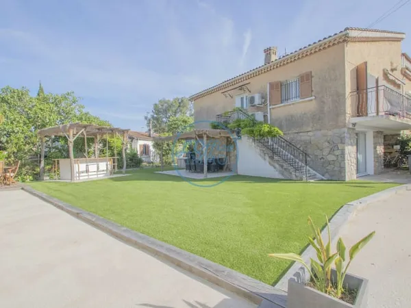 Villa T4 rénovée + studio + combles aménagées 