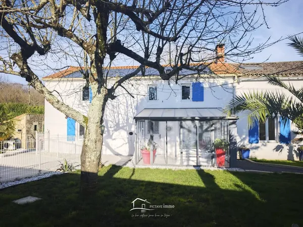 UNE MAISON DEUX LOGEMENTS 