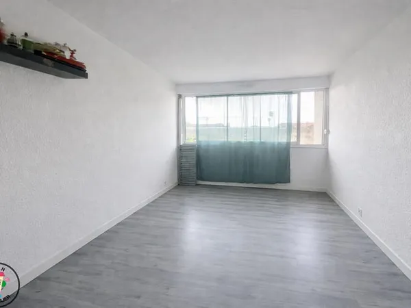 APPARTEMENT VENDU LOUÉ - QUARTIER SAINT-AUGUSTIN - LUMINEUX