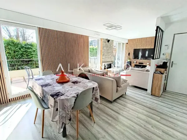 À Ville-La-Grand (74), grand appartement à acheter 246000 EUR