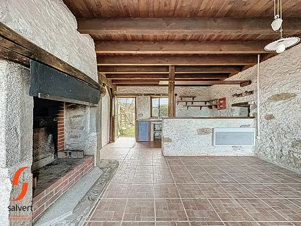 A vendre Maison de 80 m² avec jardin. 