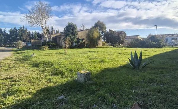 Maison de plain-pied avec dépendances Villeneuve-la-Compta