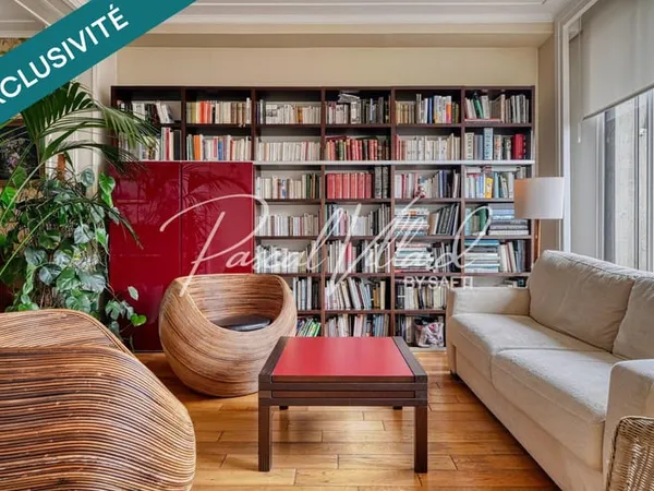 Appartement familial traversant en étage élevé avec 2 balcons dans une résidence sécurisée à Auteuil
