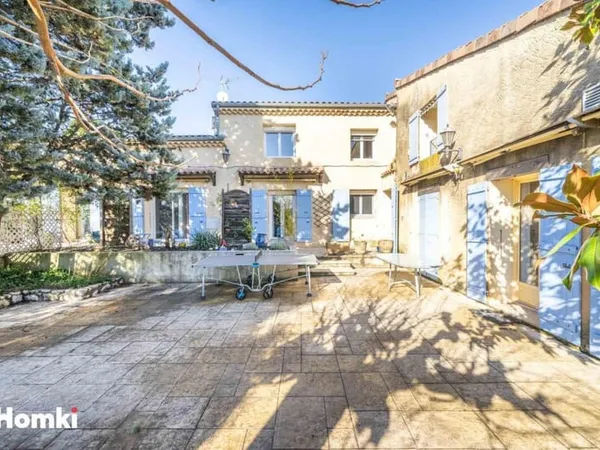 Maison/Villa T7 de 500 m2 à Saint-Montan 07220