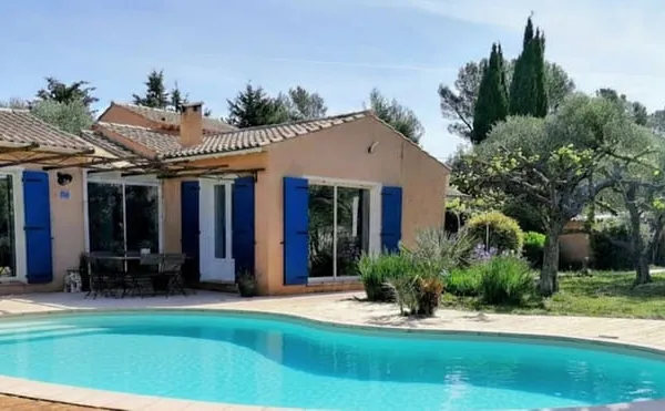 Bagnols en Foret Villa individuelle 200m2 env Terrain 2000m2 