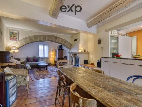 Superbe Maison de ville avec terrasse et 2 caves
