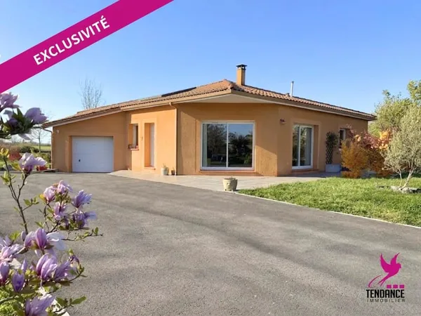 Villa 130 m² avec piscine sur 3 500 m² de Terrain.