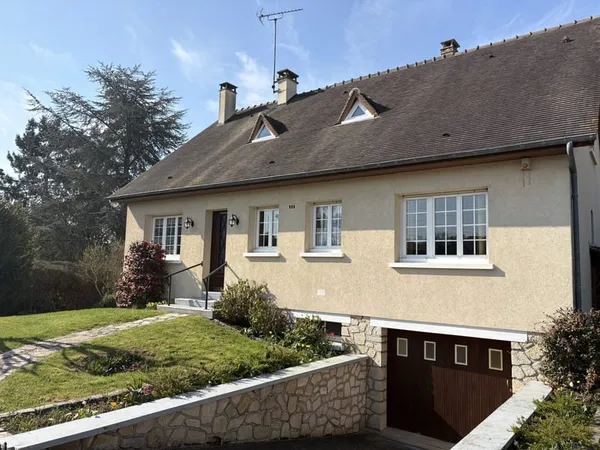 MAISON EN TRES BON ETAT GENERAL AVEC VIE DE PLAIN PIED AU CE