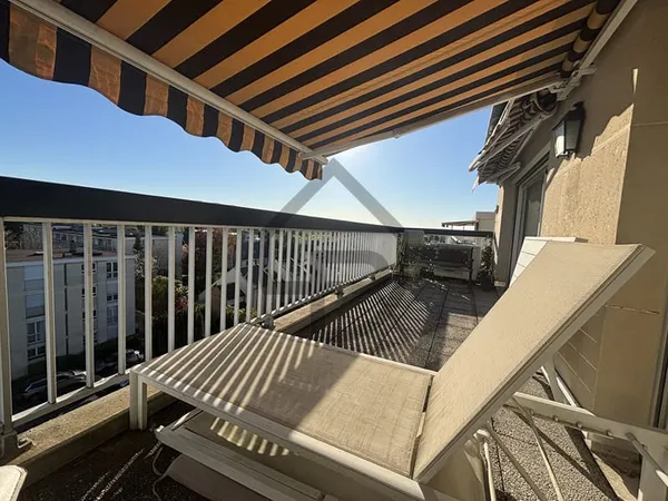 Grand 2 pièces - Dernier étage - Terrasse