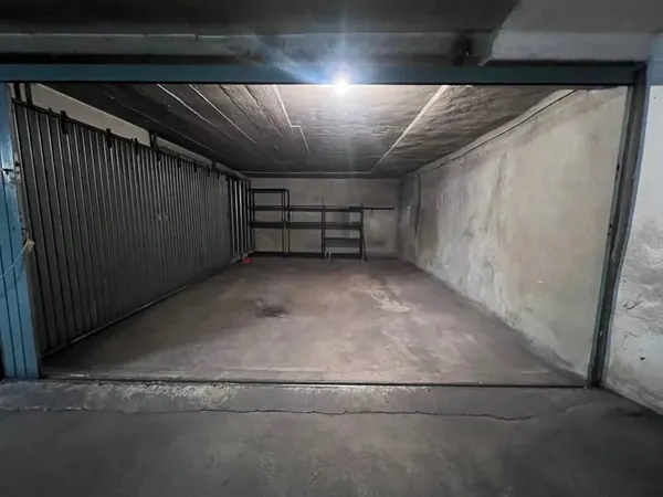 VENTE GARAGE FERMÉ MALAUSSÉNA