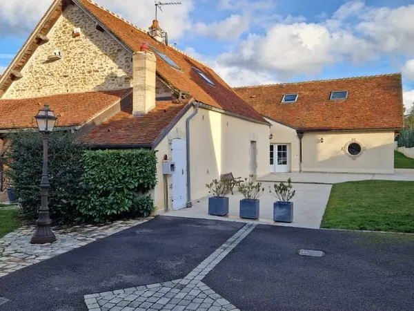 MAISON D'EXCEPTION AVEC JARDIN ET PISCINE - 6 CHAMBRES