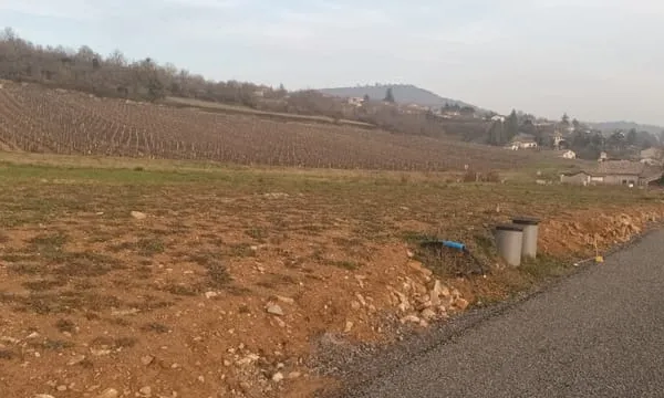 Terrain 605 m²