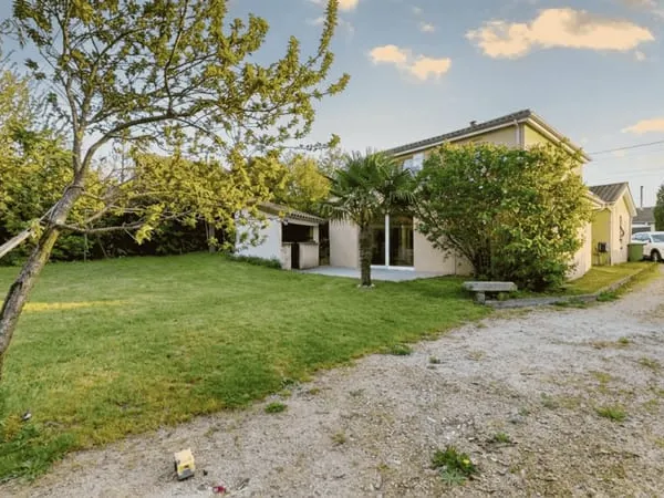 EXCLUSIVITÉ GTI! VILLA DE 2001 RENOVÉE RÉCEMMENT, 110m2 HAB.