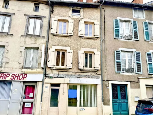Appartement rénové en duplex avec boutique au rez-de-chaussée