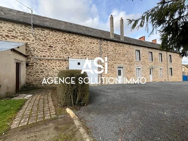 Maison de bourg de 216m² sur un terrain de 1924m² proche de Villaines la Juhel