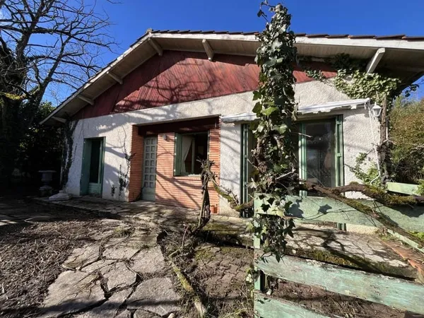 VENTE d'une maison T3 (110 m²) avec un grand hangar à Montastruc-la-Conseillère