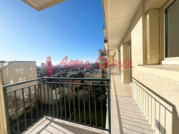 Paris 20ème Bel appartement 3 pièces rénové, calme, balcon 