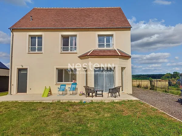 Grande maison de 180 m² 5 chambres sur un terrain de 1100 m² - 15 minutes HOUDAN