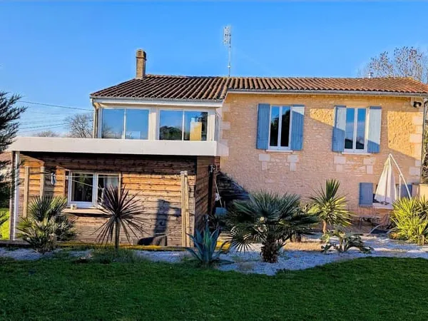 EN EXCLUSIVITE MAISON EN PIERRE 