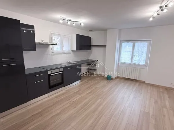 RARE - LOCATION DUPLEX DANS VILLAGE 