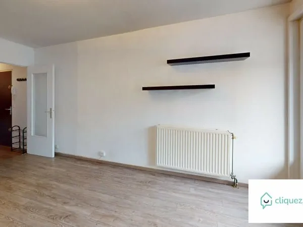 APPARTEMENT 2 PIÈCES AVEC BALCON ET PLACE DE STATIONNEMENT