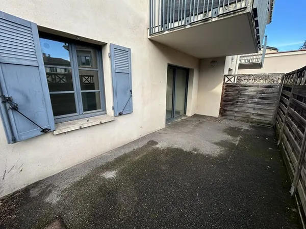T3 avec terrasse et parking 