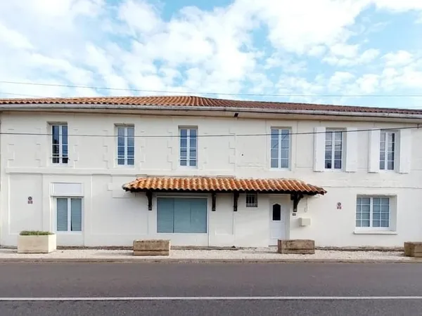 Maison entièrement rénovée au Coeur du Saint-Émilionnais 
