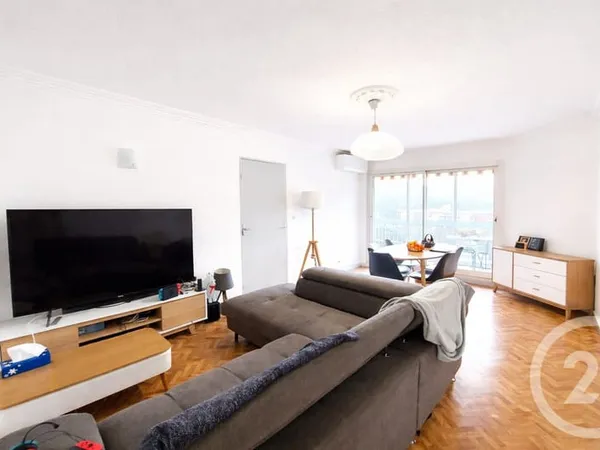 Appartement 4 pièces 77 m² 