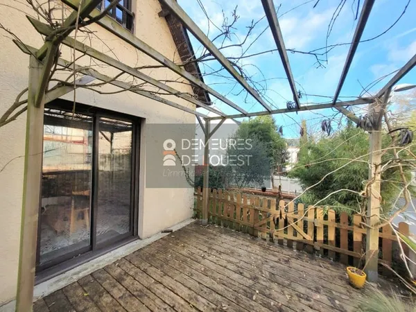 À VENDRE - 35760 SAINT-GRÉGOIRE - CENTRE-VILLE - MAISON DE VILLE SUR SOUS-SOL - 3 CHAMBRES et 1 