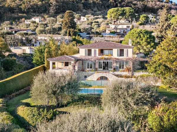 Villa avec piscine et vue panoramique Tourrettes-sur-Loup 