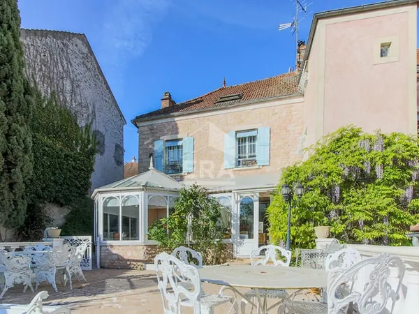 Maison de maître 10 pièce(s) Rare ,Maule centre (Viager occupé)