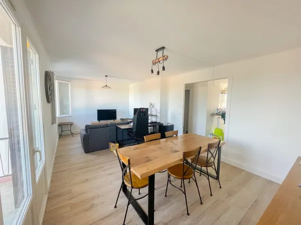 Appartement T3 entièrement rénové avec balcon Béziers, Car 